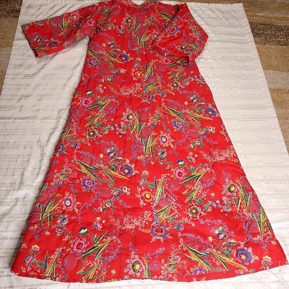VTG NEIMAN MARCUS Red Floral Quilted Robe - Picture 8 of 11